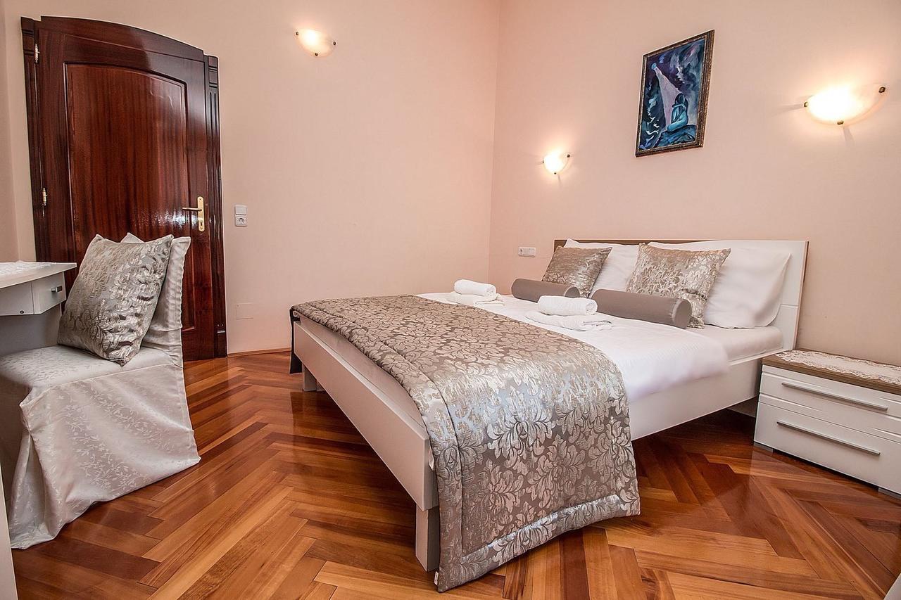 Villa Rose Rovinj Buitenkant foto